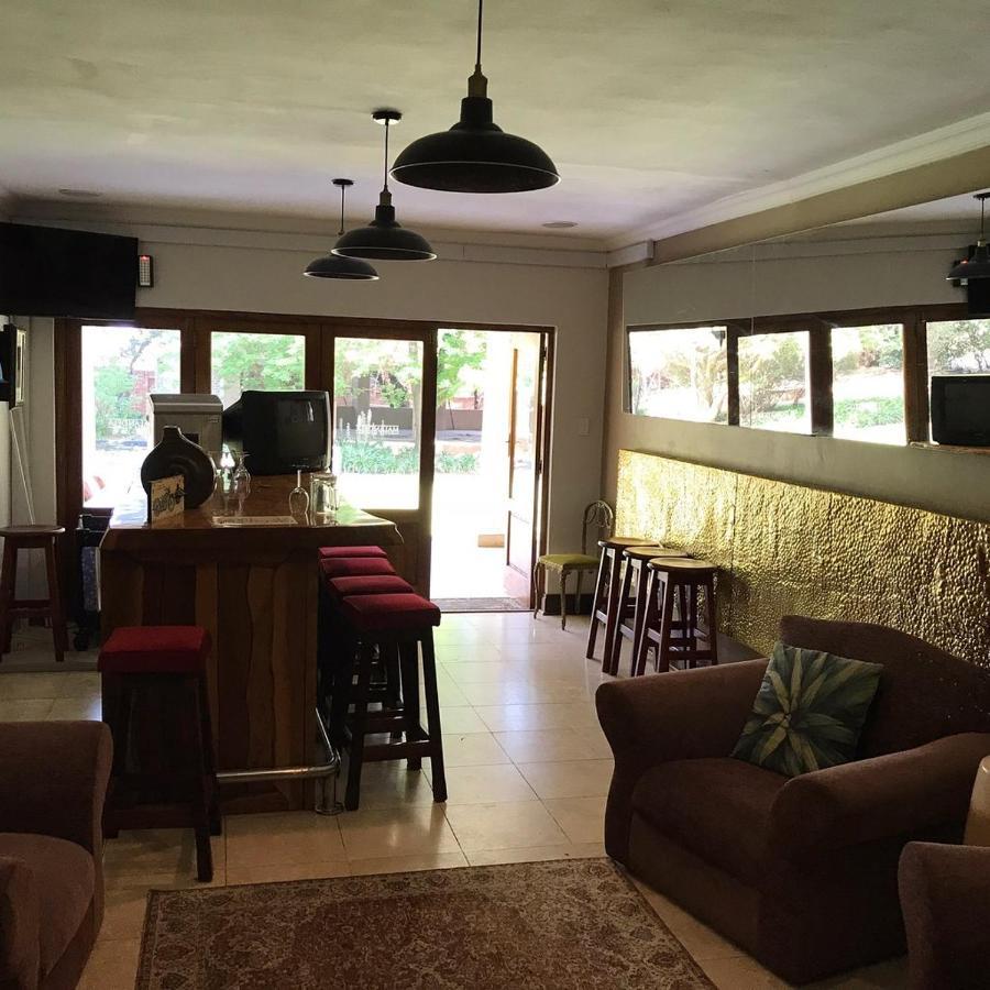 Or Tambo Guest House Kempton Park Exterior photo