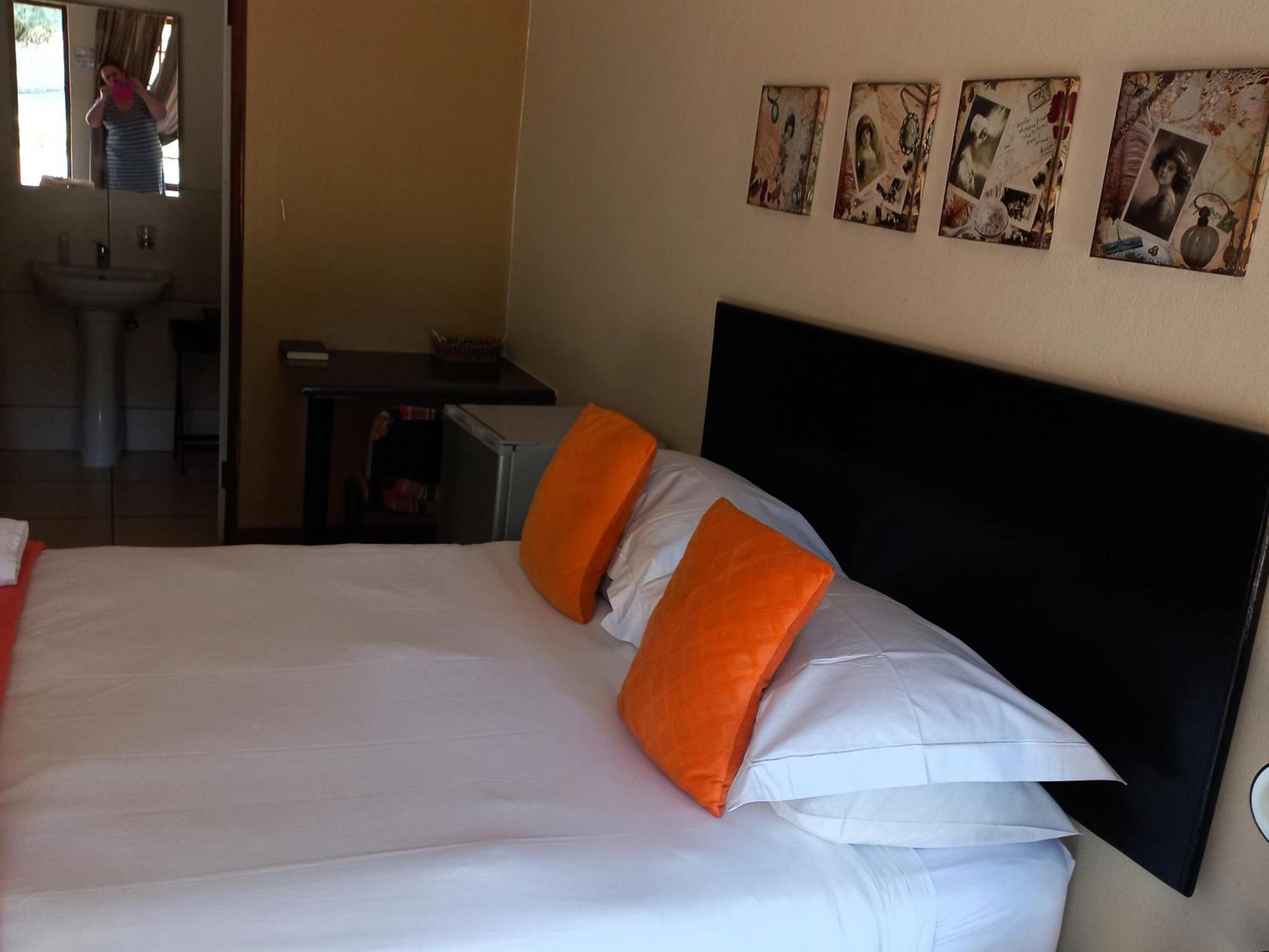 Or Tambo Guest House Kempton Park Exterior photo