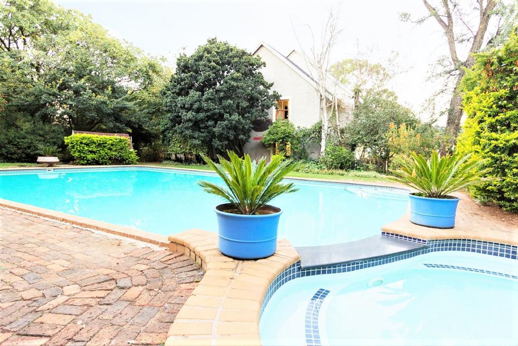 Or Tambo Guest House Kempton Park Exterior photo